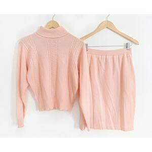 Vintage Liz Claiborne Size Medium Petite Pink Lambswool Turtleneck Sweater Skirt